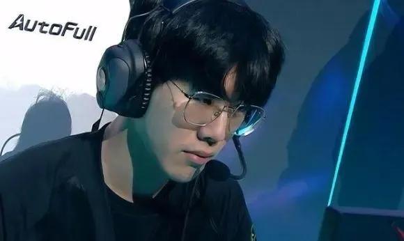 库里利用低 库里利用低